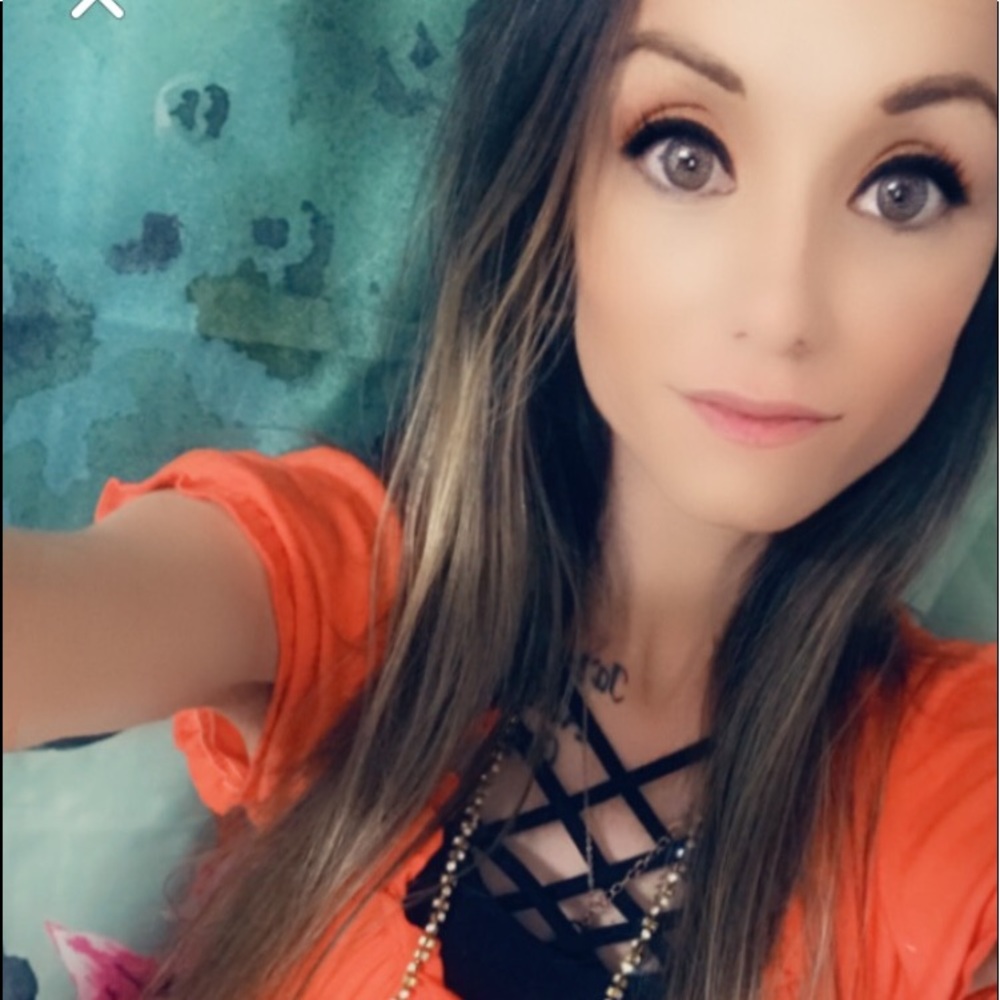 Meet your Posher, Amber Lynn❤️